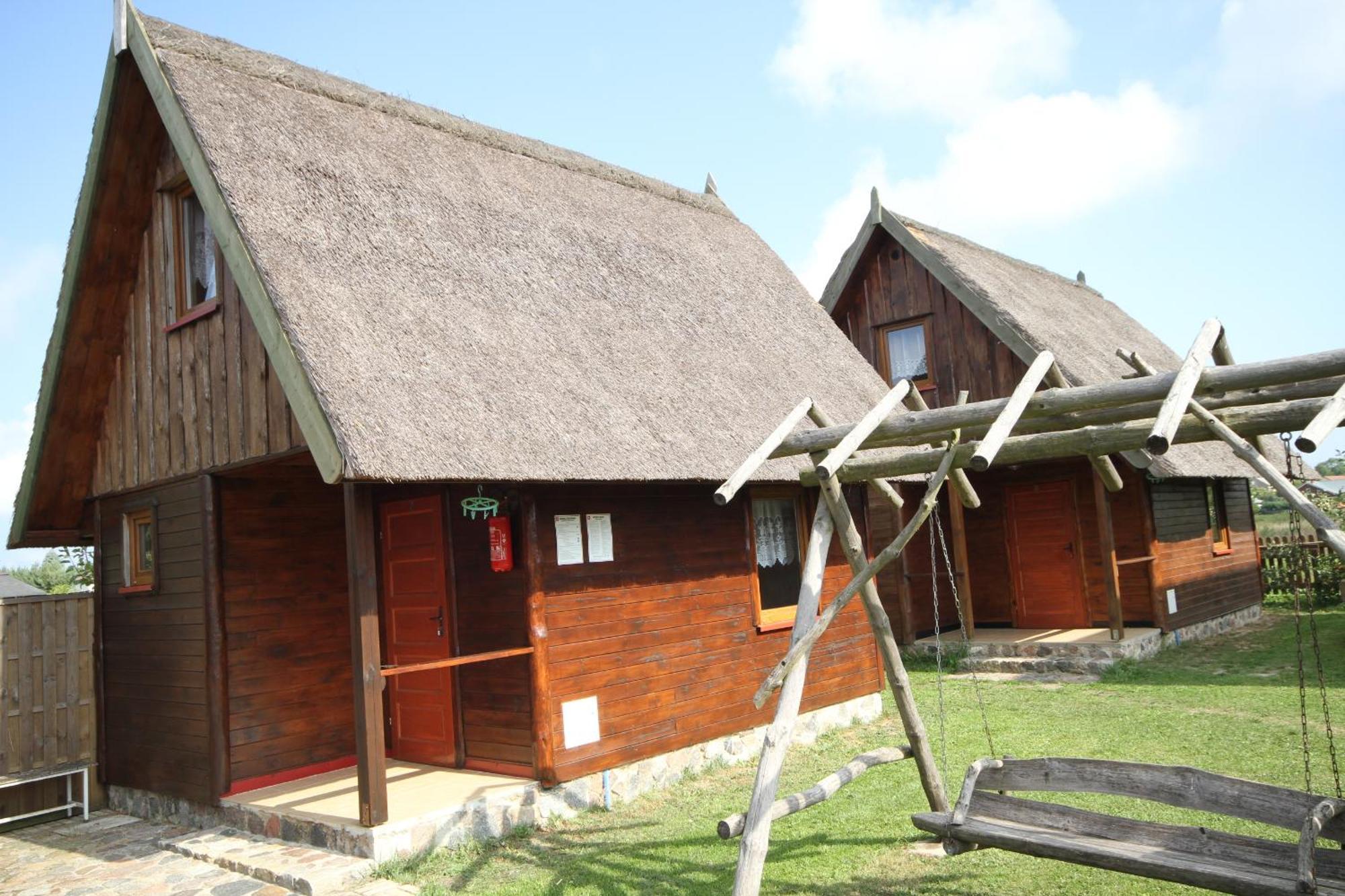 Dworek Leba I Domki Ranczo Itrich Exterior photo